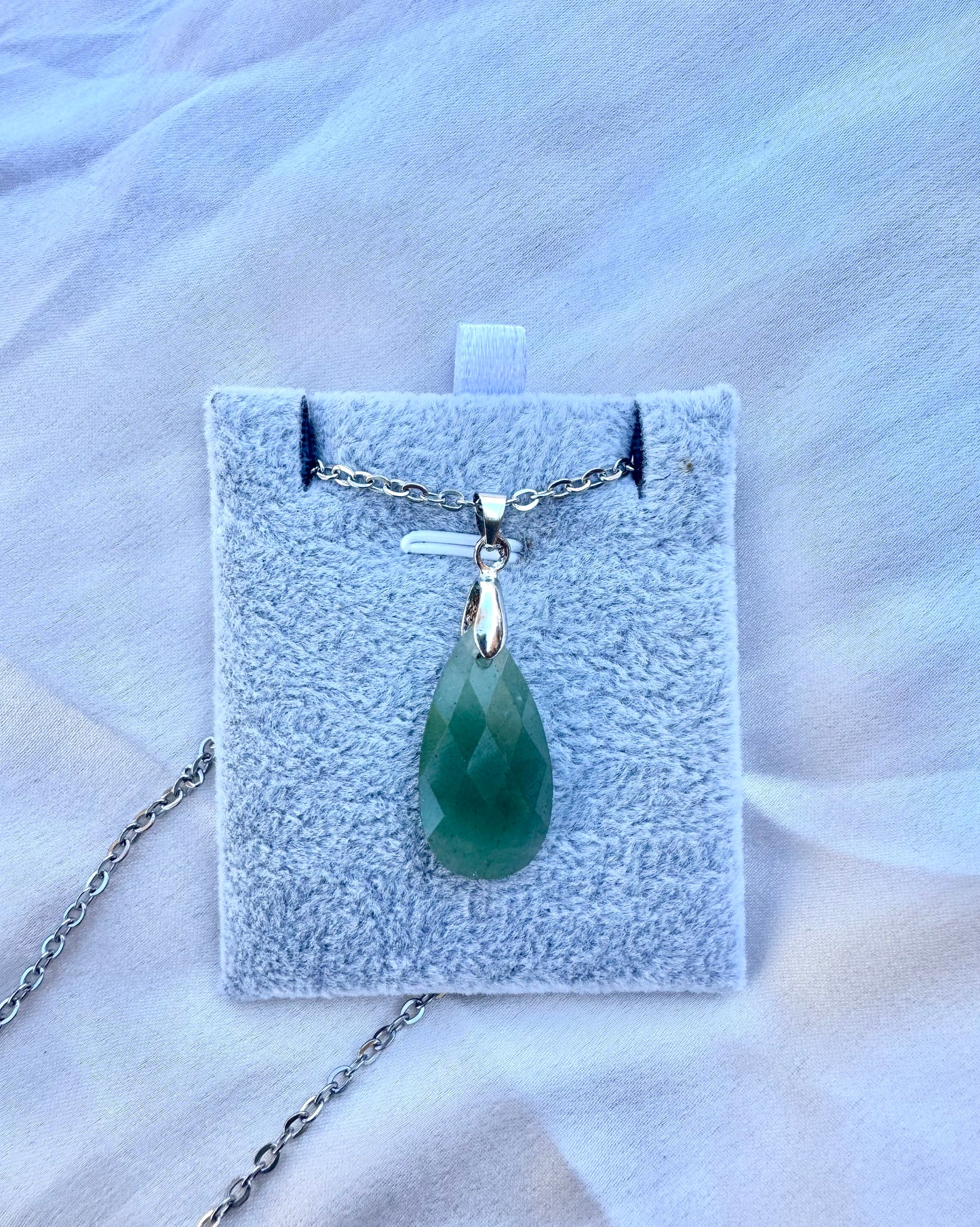 Ciondolo in avventurina verde sfaccettata – Collana in cristallo naturale in acciaio inossidabile | JD Minerals