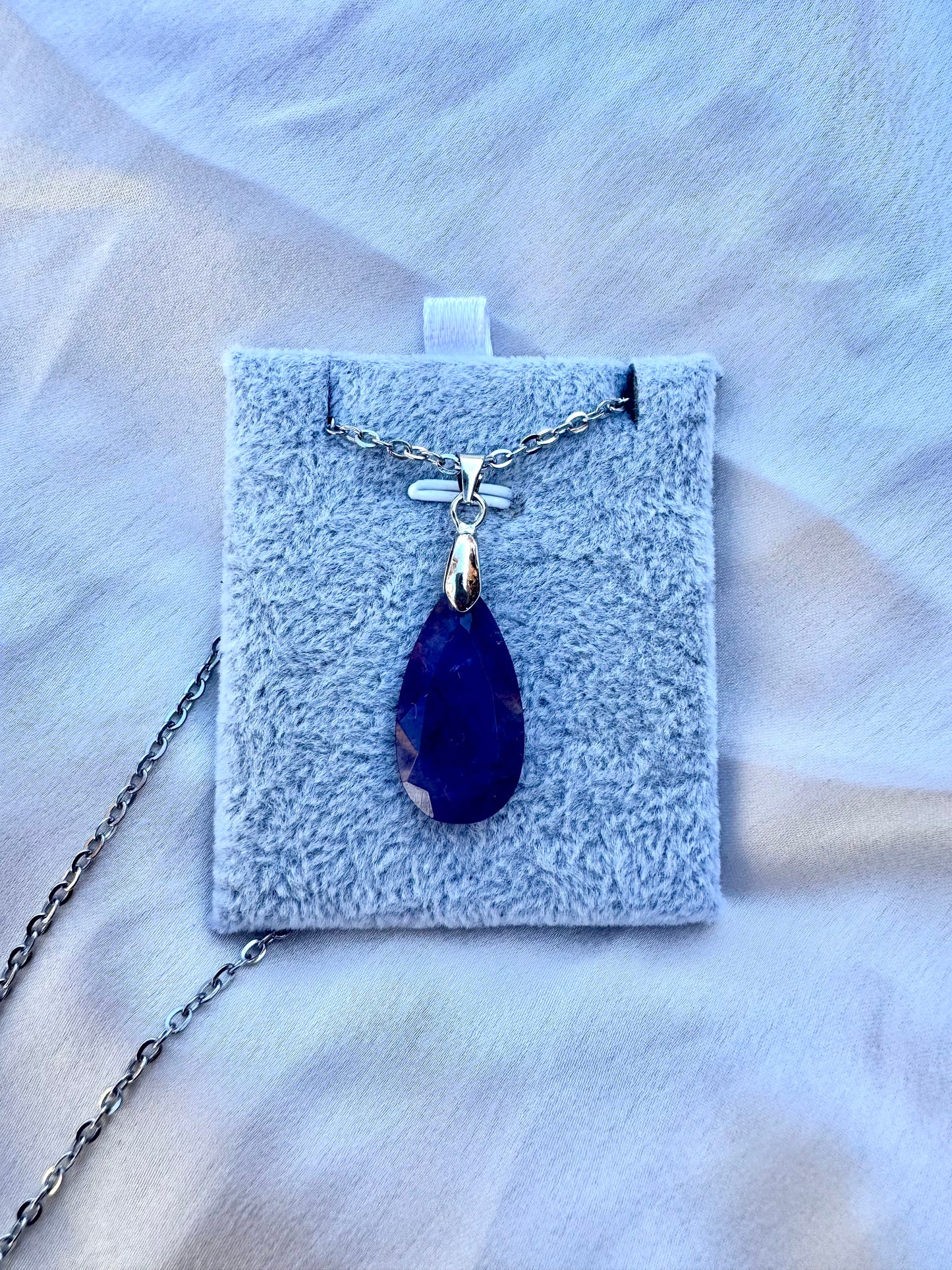 Pendente a goccia in ametista sfaccettata – Collana in cristallo viola naturale in acciaio inossidabile | JD Minerals