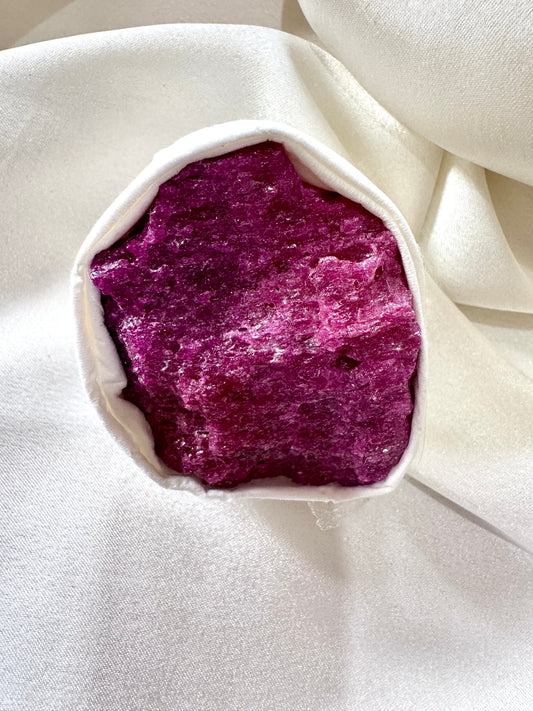 Pietra naturale grezza di rubino – Pietra di passione e vitalità