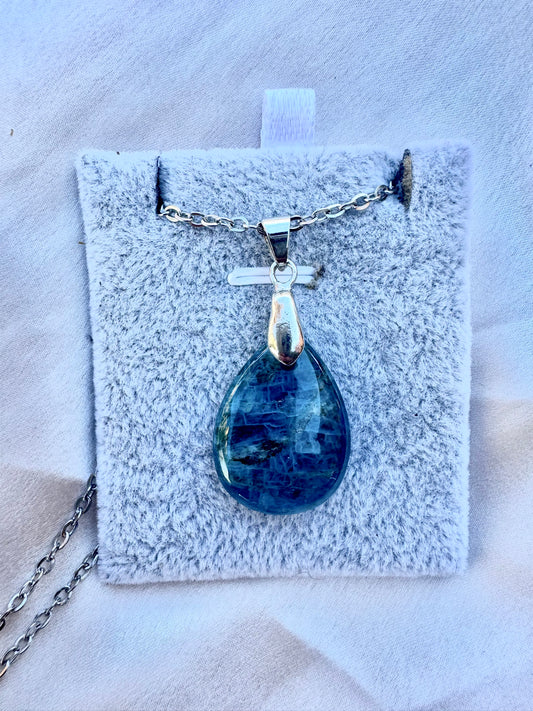 Pendente a goccia in apatite blu – Collana di cristallo naturale in acciaio inossidabile | JD Minerals