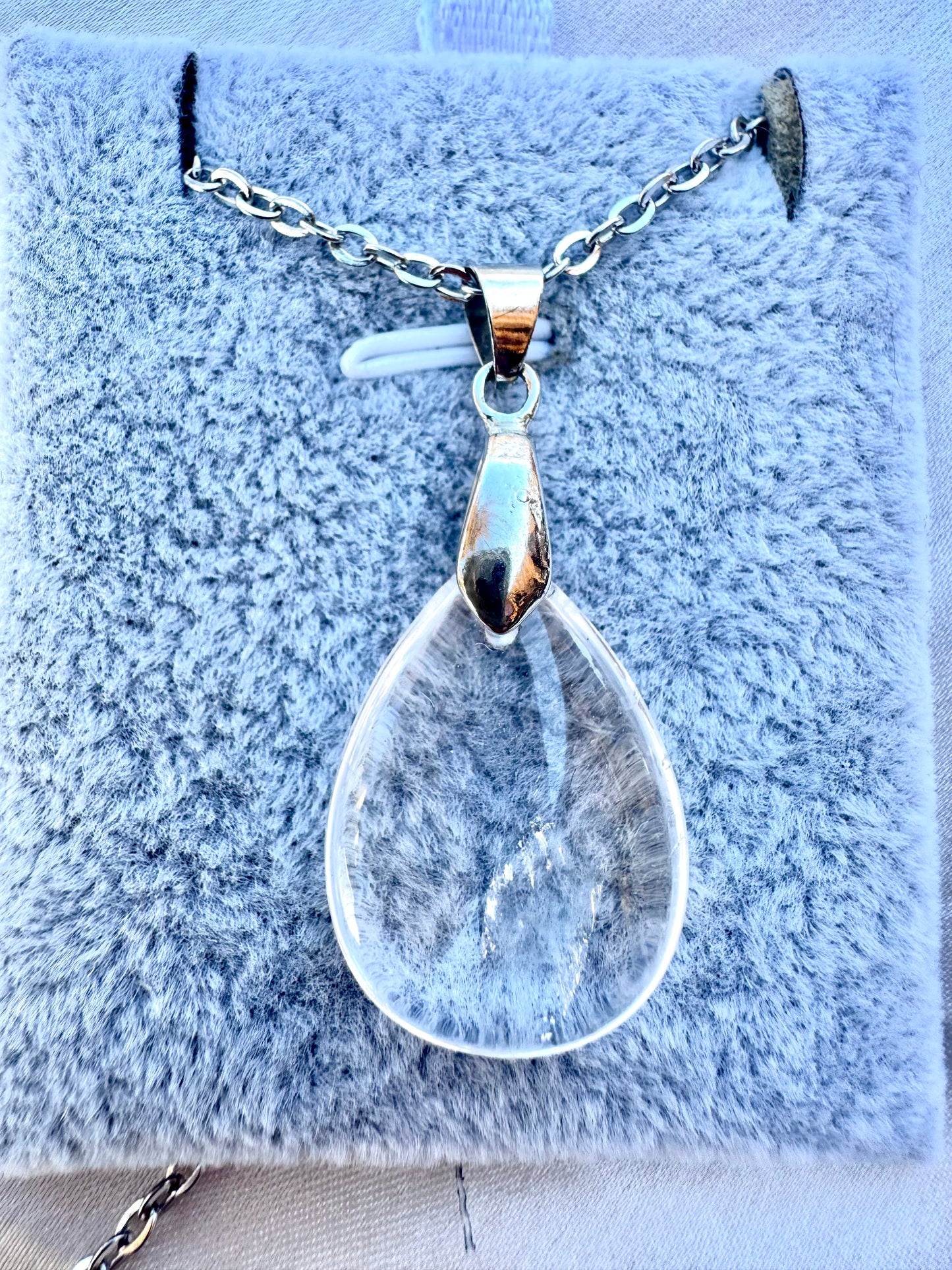 Ciondolo in quarzo ialino – Collana di cristallo naturale in acciaio inossidabile | JD Minerals