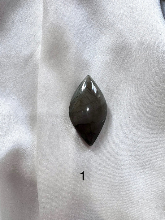 Labradorit-Cabochon – 35 mm