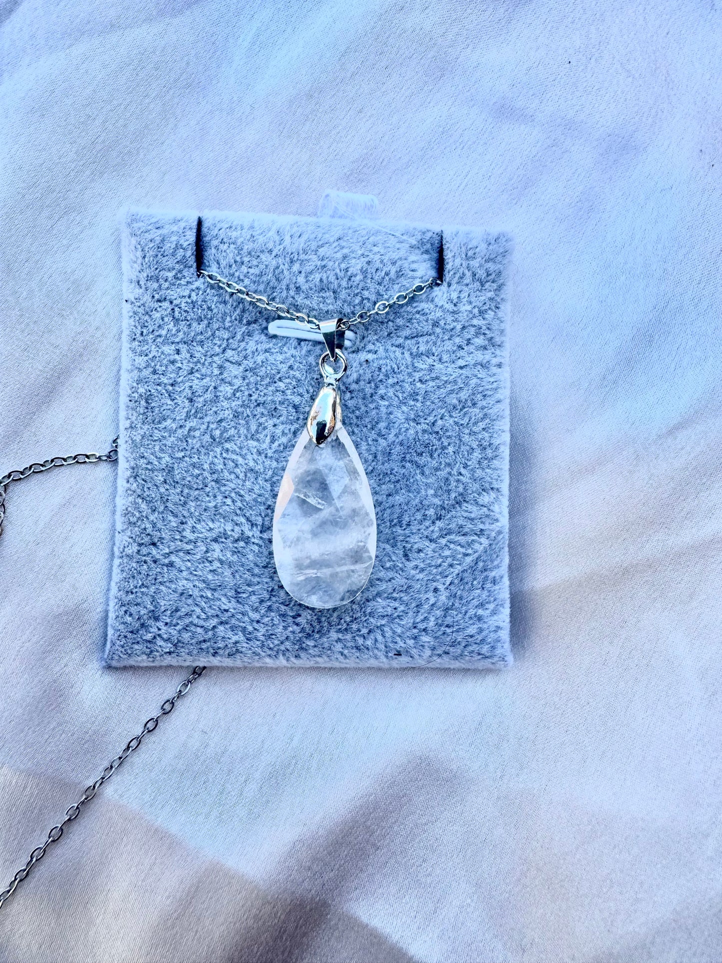 Collana con ciondolo in quarzo ialino sfaccettato – Cristallo naturale in acciaio inossidabile | JD Minerals